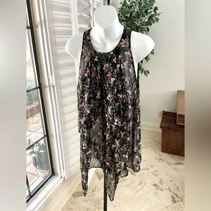 Cool Princess Vera Wang black button down sleeveless top fancy front 
Size Large